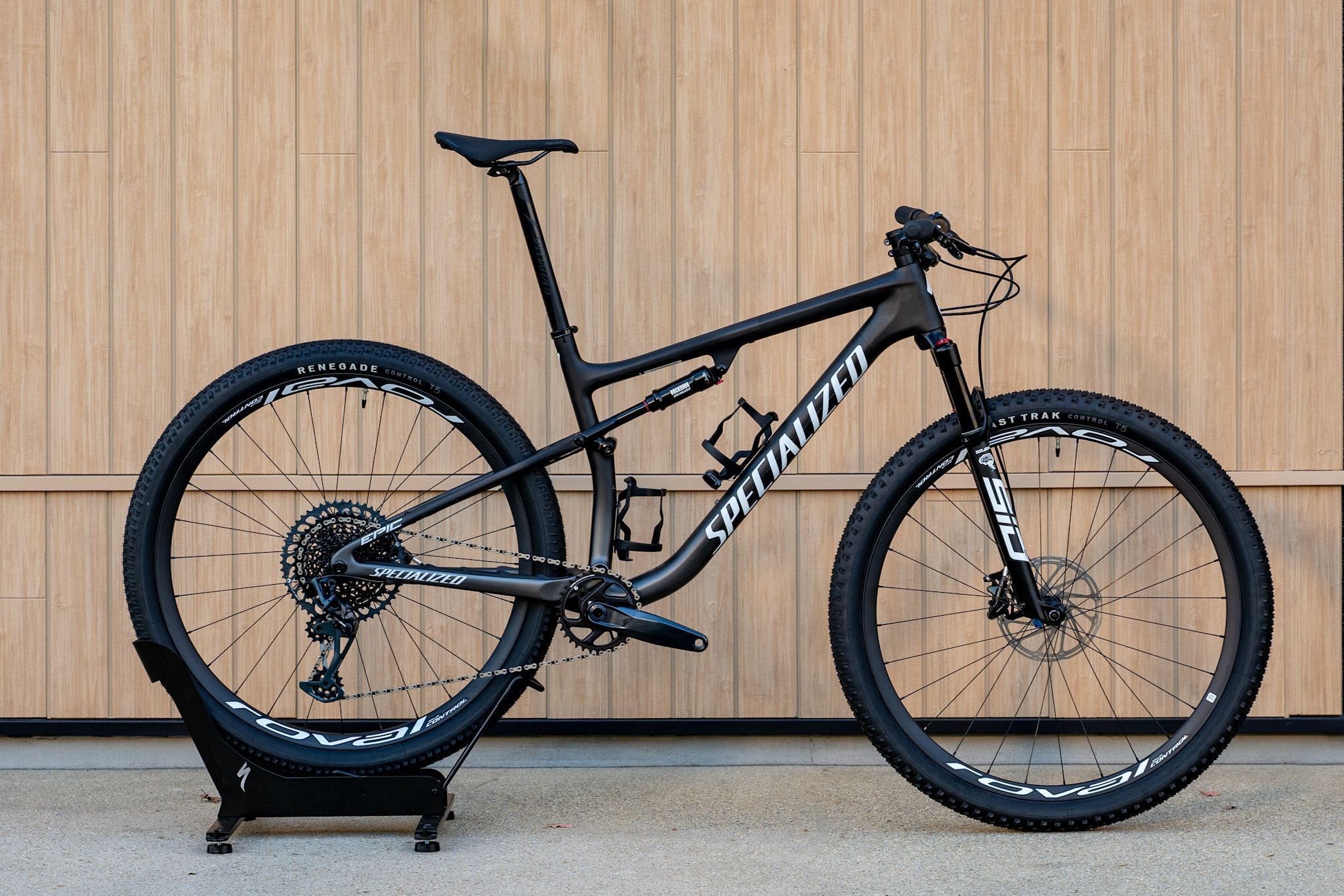 Epic 超軽量フルサスペンションMTB | スペシャライズド 江坂