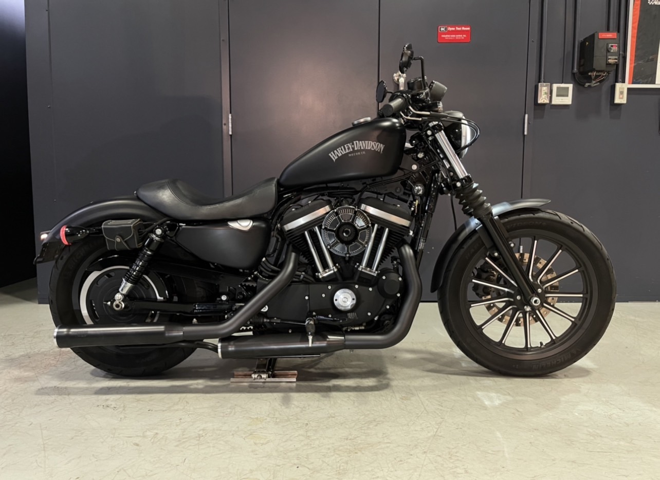 スポーツスターXL883N】タンクにカスタムペイントをお勧めする理由