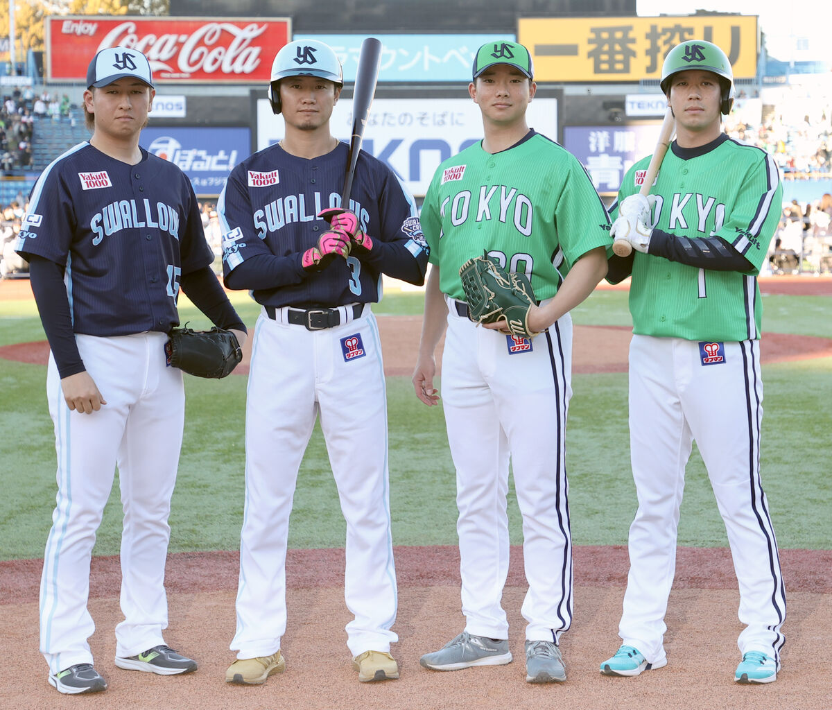 ヤクルト】来季の企画ユニホームを発表 西川遥輝「どなたが着ても