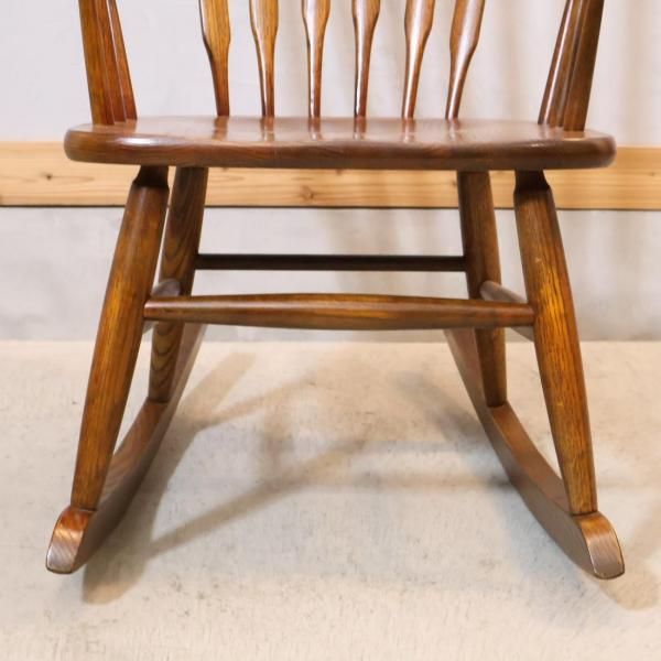 IDC大塚取り扱いShin Lee(シンリー)のレッドオーク材 ロッキングチェア