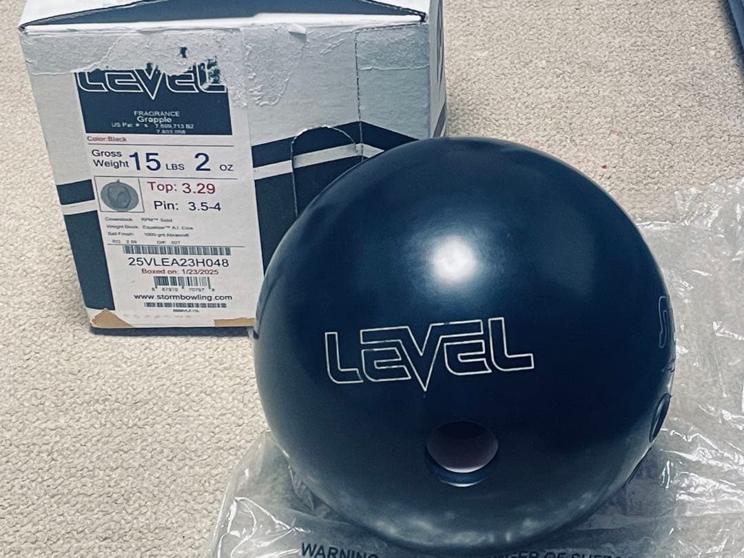 STORM LEVEL / ストーム　レヴェル(15p2oz) Storm Level Bowling Ball at BowlersMart.com