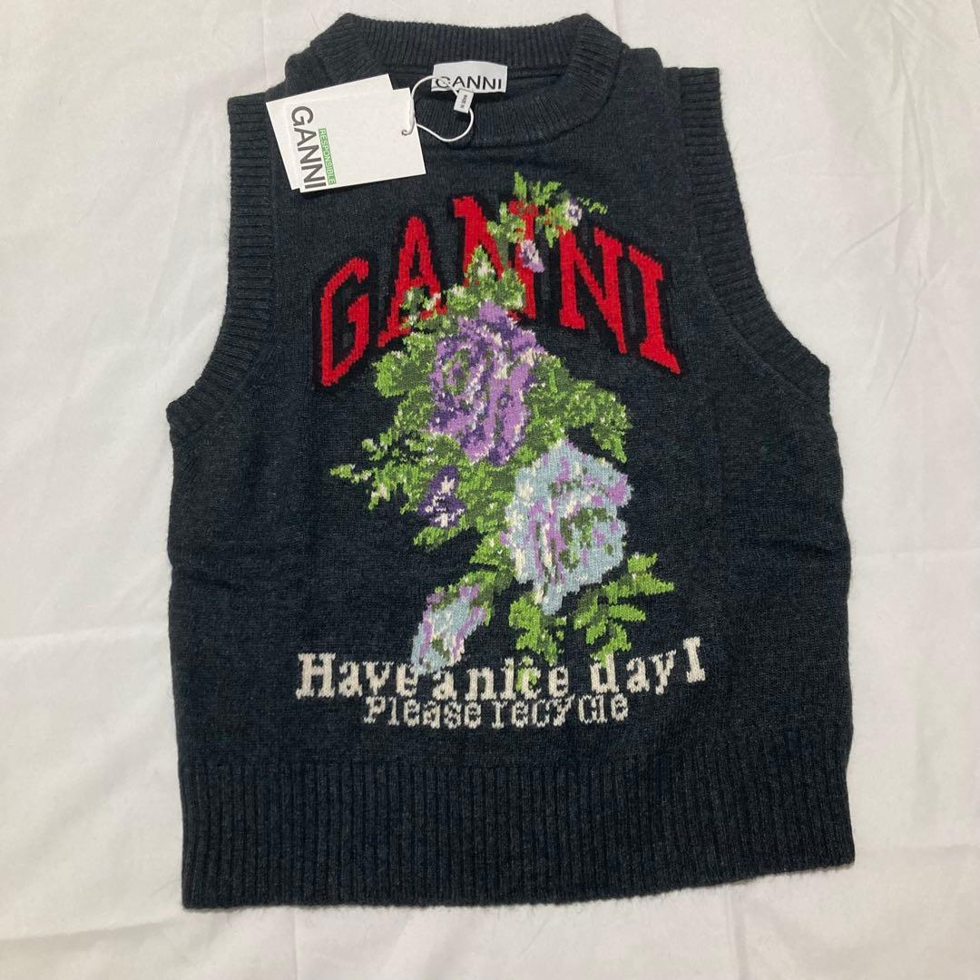 GANNI 花柄刺繍 ニットベスト Samansa Mos2（サマンサ モスモス）の「花柄刺繍ニットベスト（ベスト