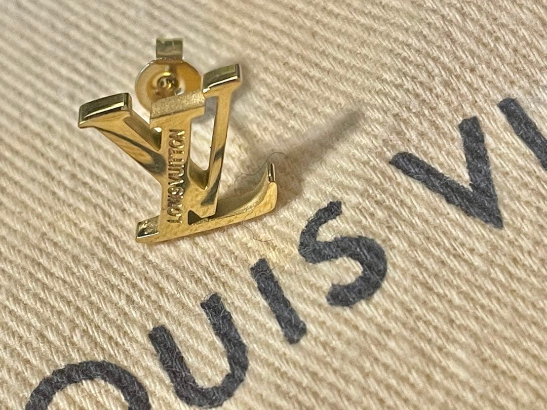 Louis Vuitton ゴールド LVロゴ ピアス(片耳) ルイ ヴィトン Louis Vuitton ピアス アクセサリー ブックル ドレイユ