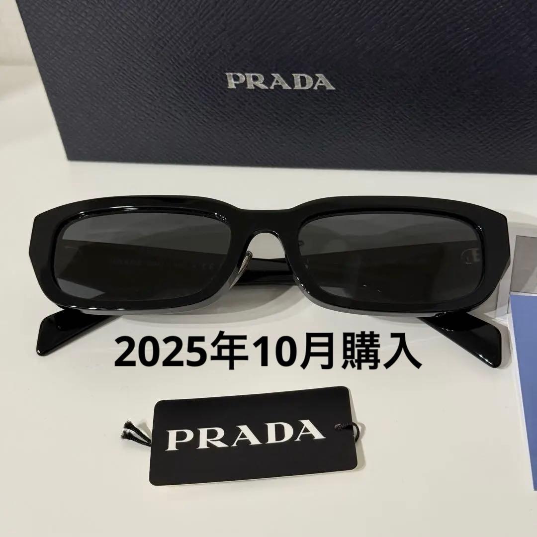 【大幅値下げ】PRADA ブラック スクエア サングラス　付属品完備 Prada Eyewear プラダ シンボル スクエアサングラス | ブラック