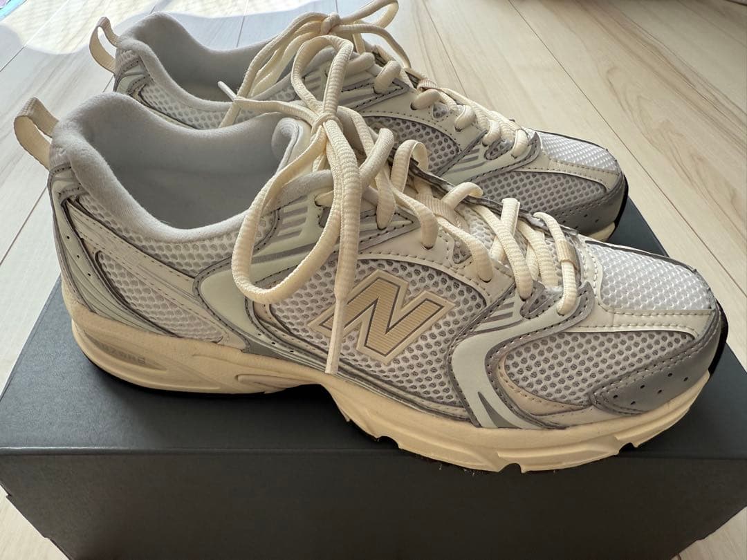 靴 New Balance U530ESB 23.5cm