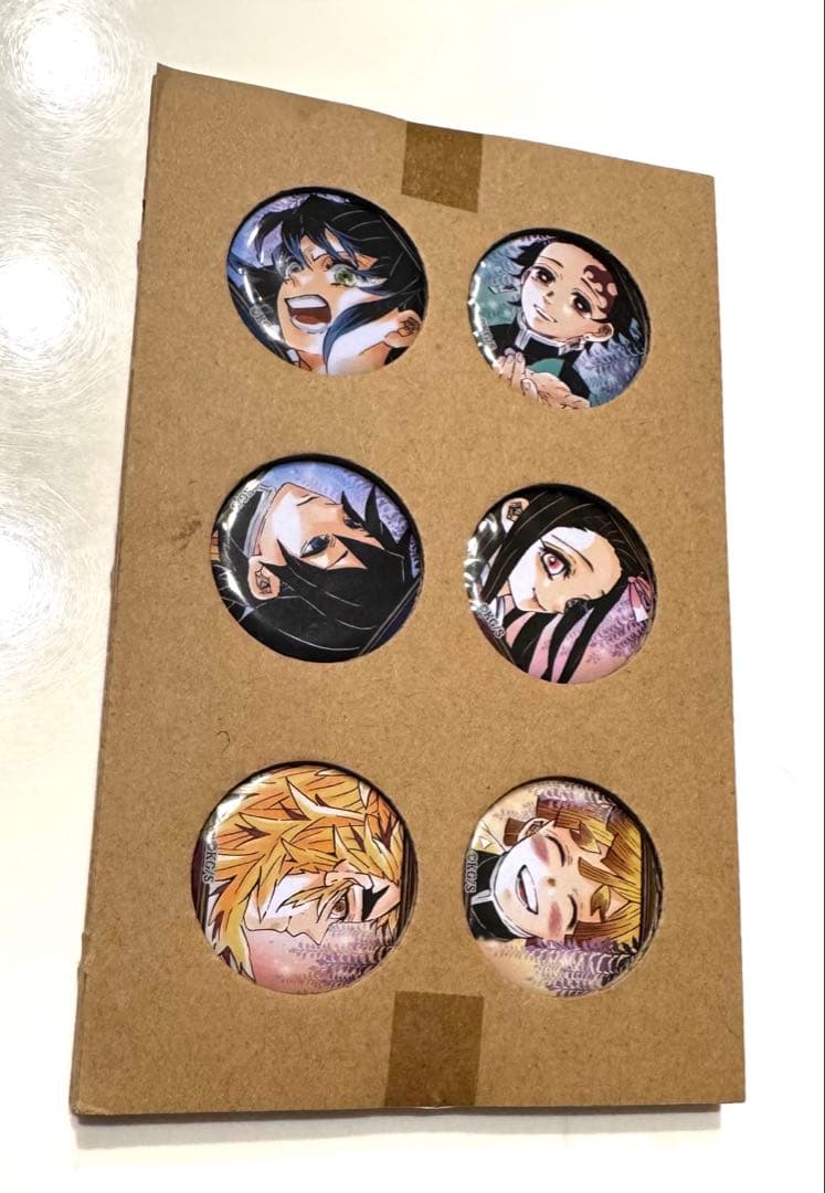 鬼滅の刃 缶バッジ8個セット＋劇場版【零】煉獄零巻付き - メルカリ