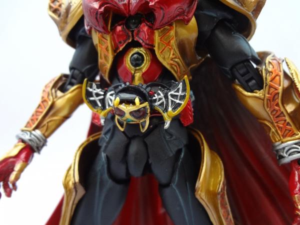 S.I.C. 仮面ライダーキバ エンペラーフォーム | 魂の玩具箱