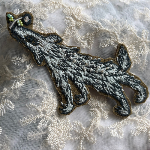 レア＊wolf＆flower、オオカミさんブローチ〇ミナペルホネン ブローチ